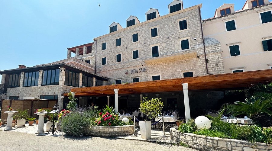 Bota Šare Mali Ston restaurant & oyster bar