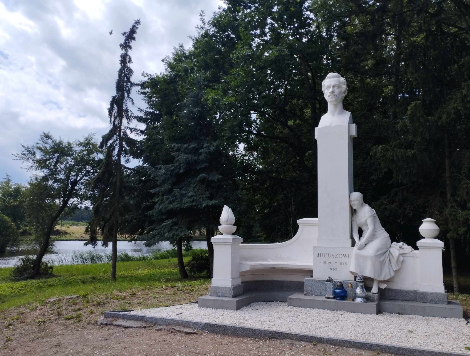 Pomnik Juliusza Słowackiego w Miłosławiu